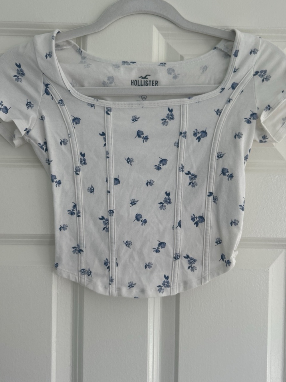 Hollister White Cropped Scoop Top with Blue Floral Print